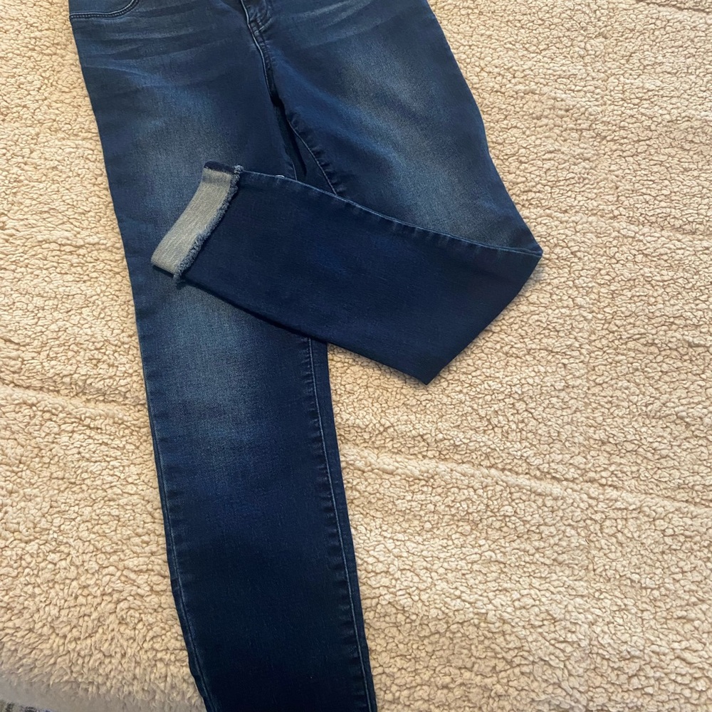 Crop ankle lots of stretch very comfortable